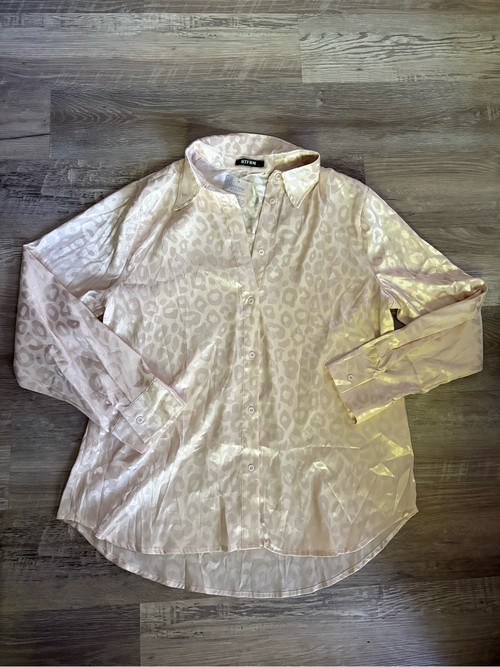 BTFBM Pink Beige Satin Leopard Print Button-Up Blouse Women’s L